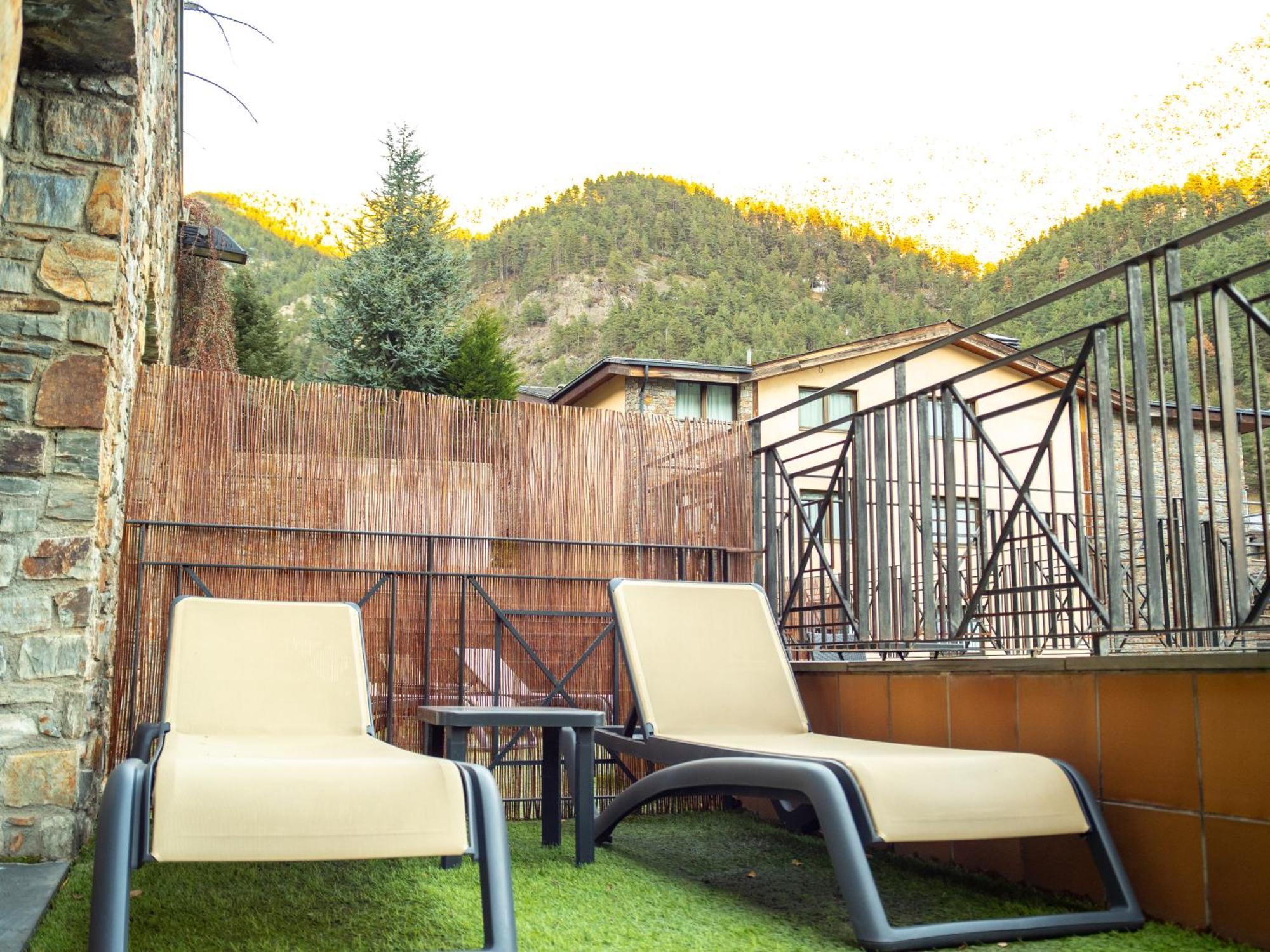 Hotel Princesa Parc Excellence อรินซัล ภายนอก รูปภาพ A balcony in the Alps