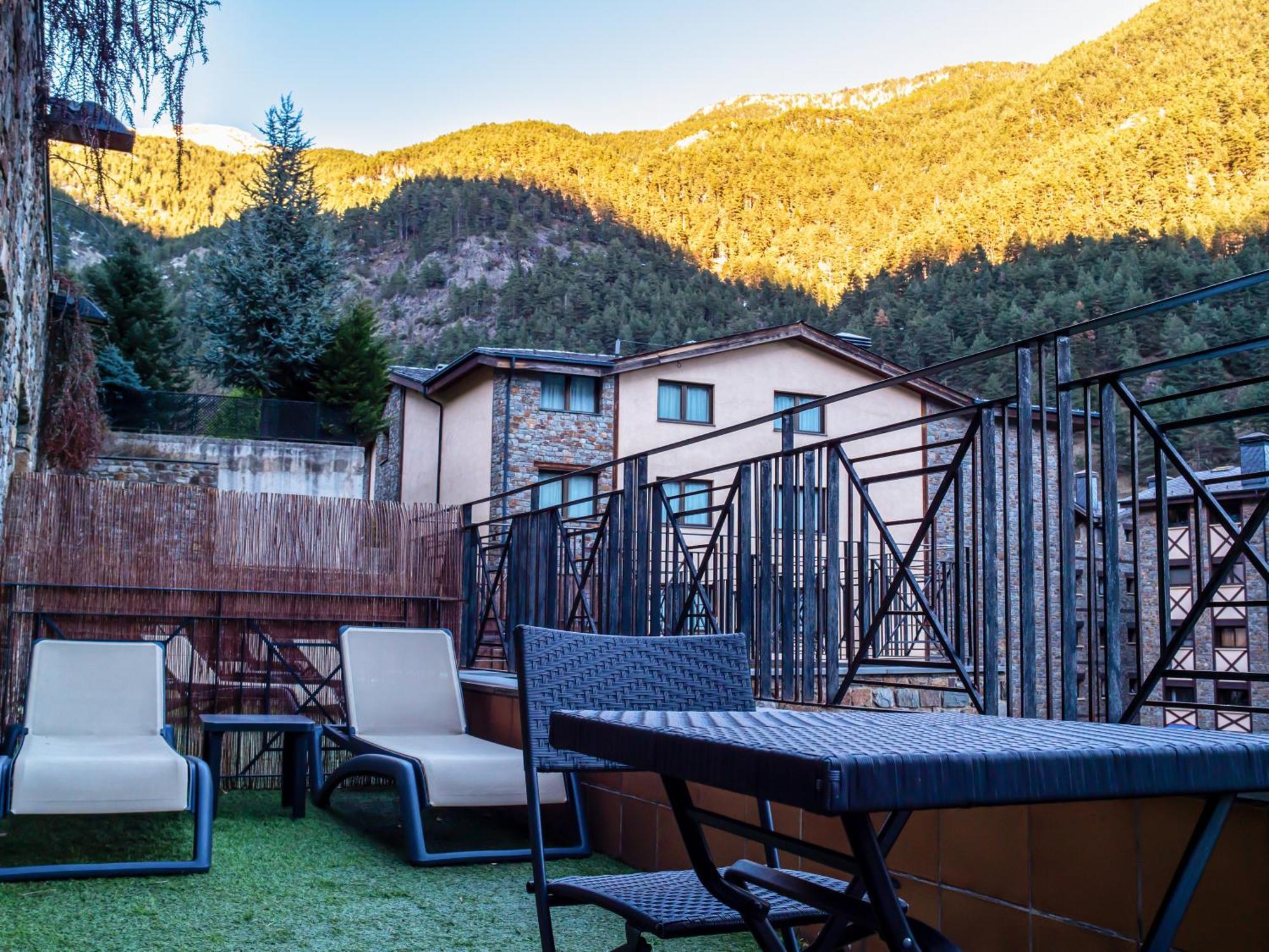 Hotel Princesa Parc Excellence อรินซัล ภายนอก รูปภาพ The hotel's outdoor spa
