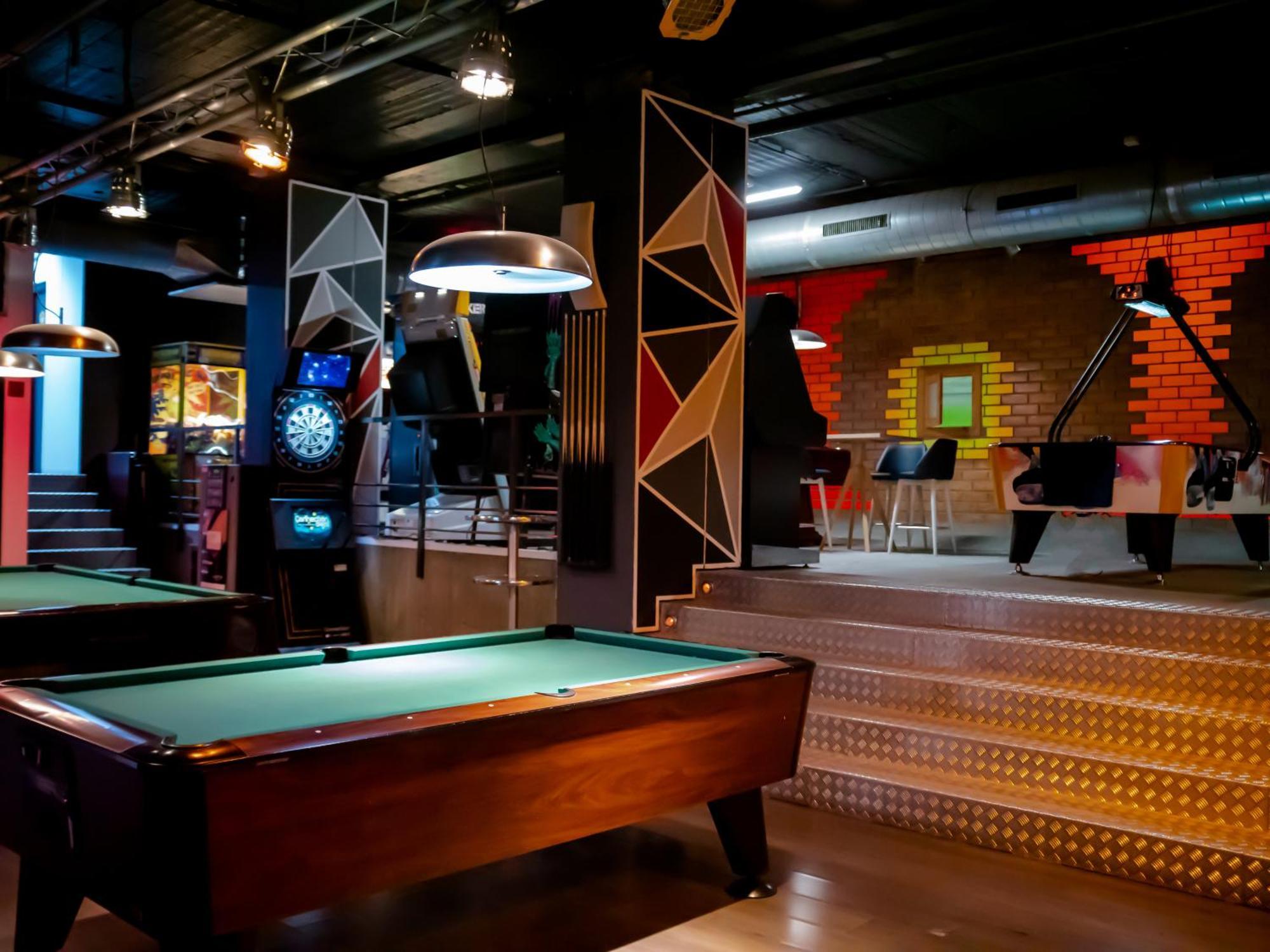 Hotel Princesa Parc Excellence อรินซัล ภายนอก รูปภาพ The interior of the bar